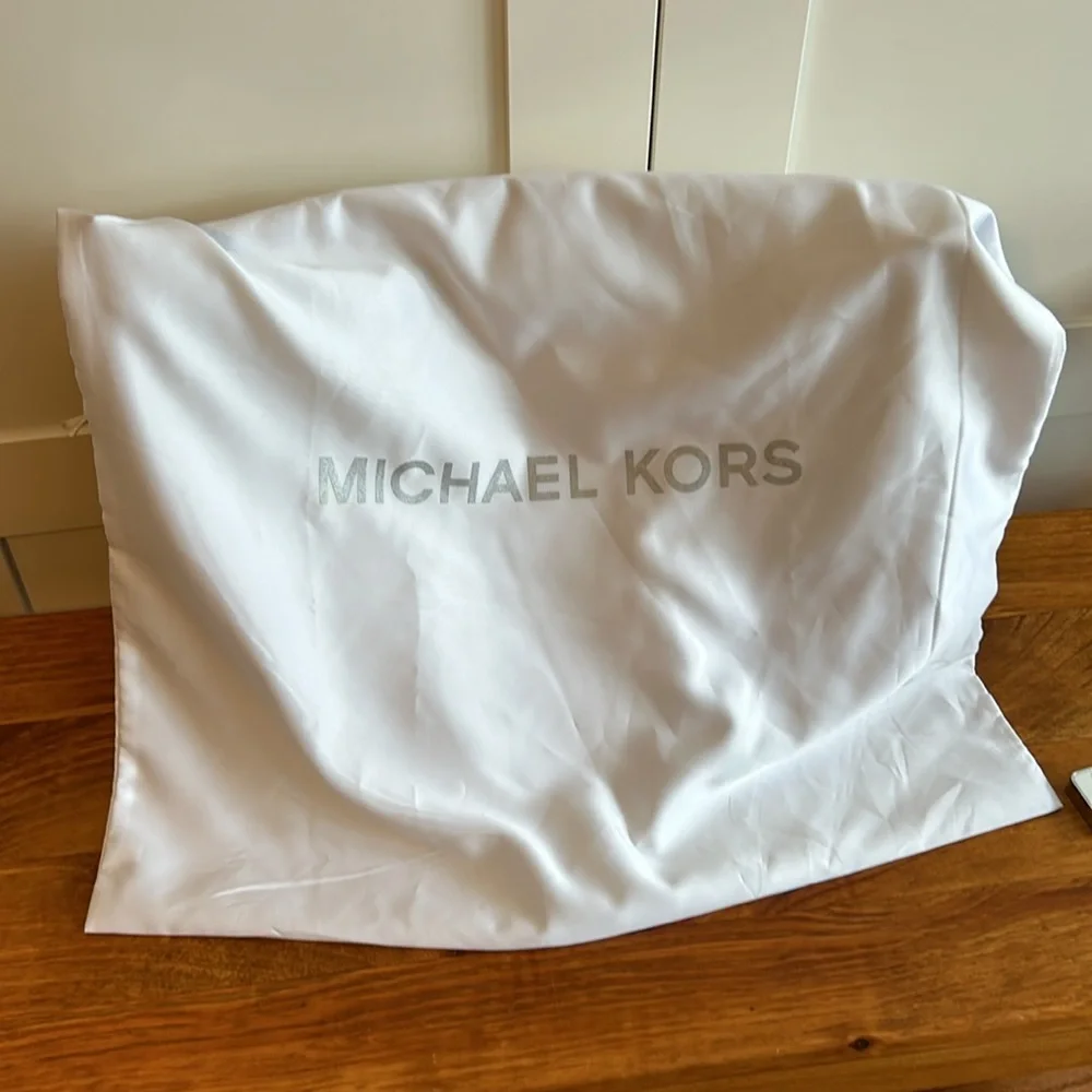Michael Kors bag - Picture 10 of 10